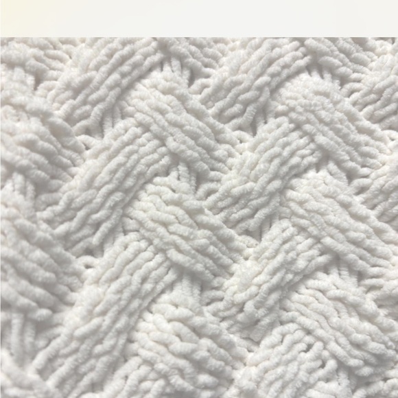 Kendall & Kylie Cream Textured Turtleneck Sweater - Picture 5 of 5